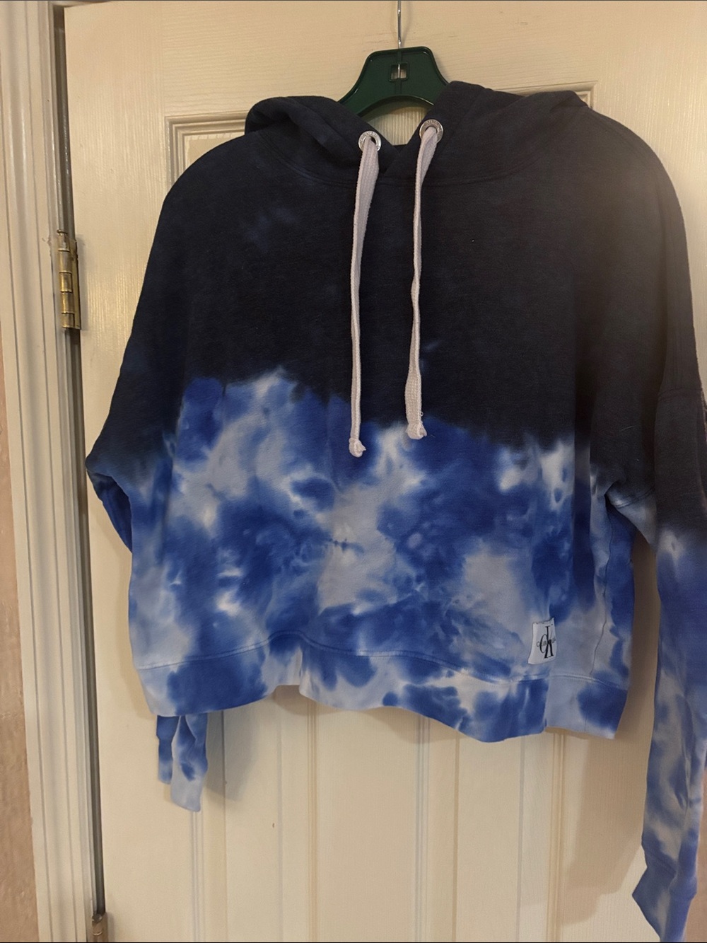 Tie-Dye Blue Cropped Hoodie with White Drawstrings